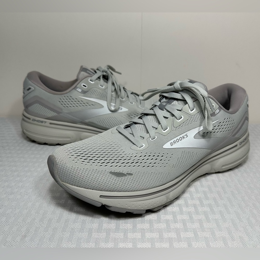Brooks Ghost 15 Women's Size 11 Oyster White Lace Up Road Running Shoes